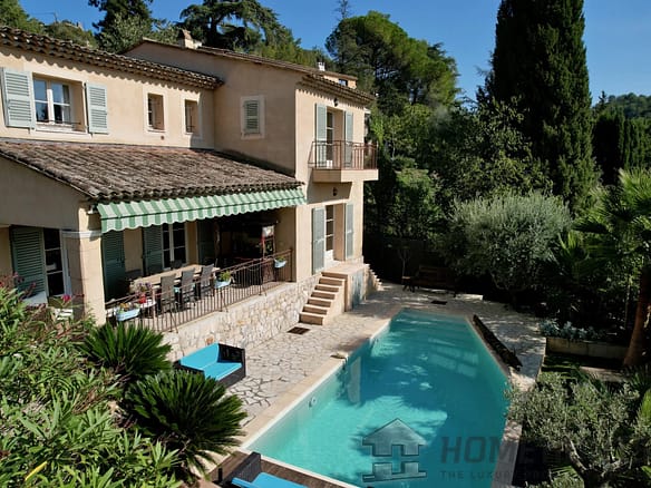 4 Bedroom Villa/House in Valbonne 32