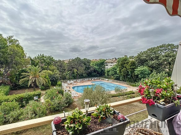 2 Bedroom Apartment in Saint Tropez 18