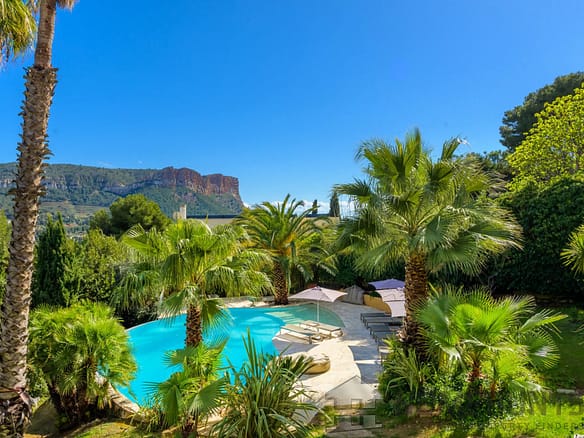 6 Bedroom Villa/House in Cassis 4