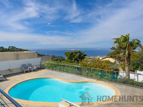 4 Bedroom Villa/House in Marseille 16