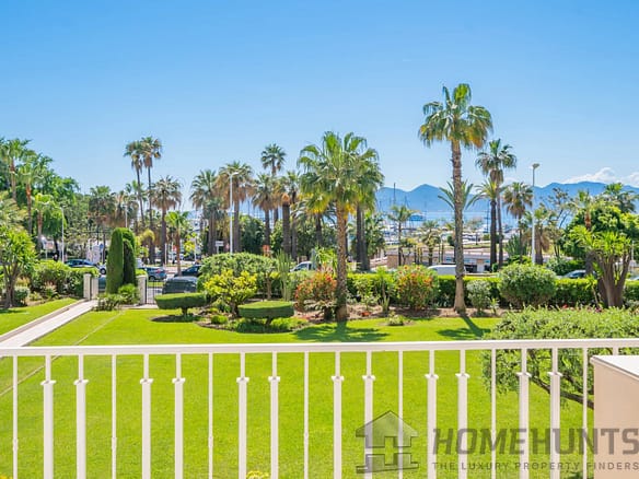 2 Bedroom Apartment in Cannes 6