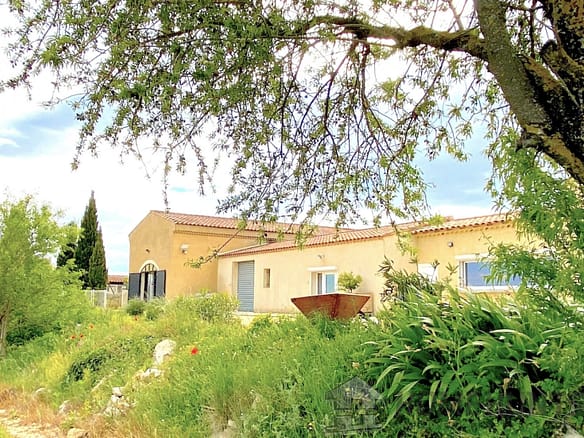 4 Bedroom Vineyard in Uzes 12