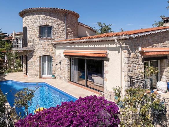 6 Bedroom Villa/House in Antibes 12