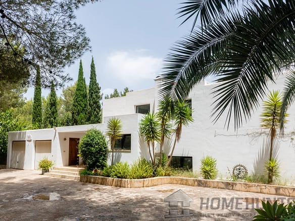 6 Bedroom Villa/House in Santa Eularia Des Riu 30