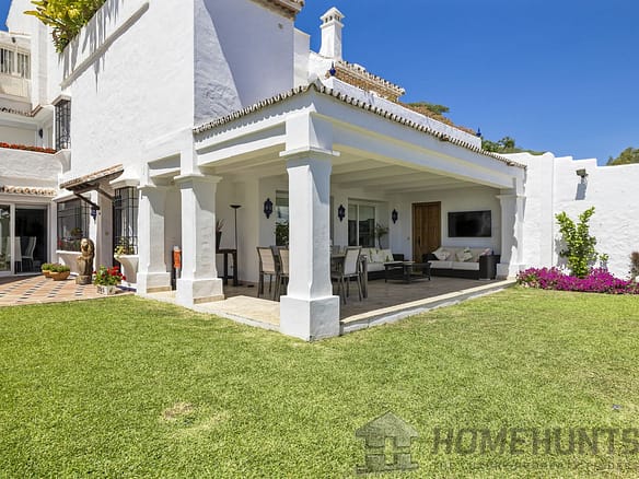 4 Bedroom Villa/House in Nueva Andalucía 32