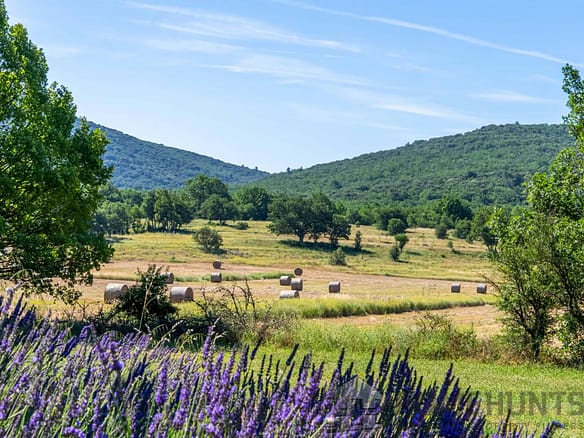 9 Bedroom Castle/Estates in Aix En Provence 8