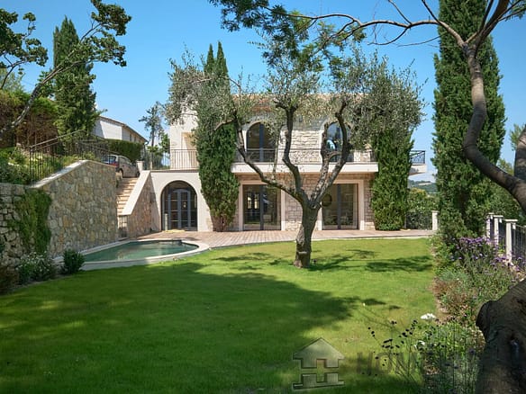 4 Bedroom Villa/House in Mougins 26