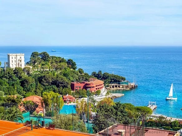 2 Bedroom Apartment in Roquebrune Cap Martin 10