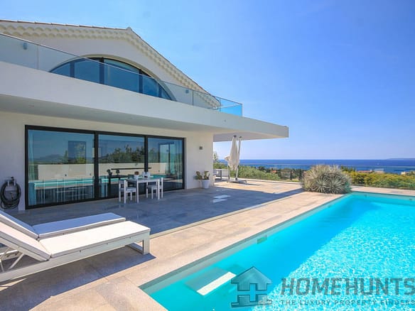 4 Bedroom Villa/House in St Raphael 6