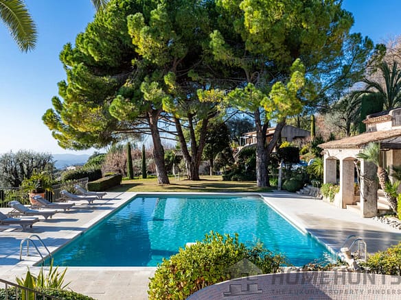 8 Bedroom Villa/House in Vence 36