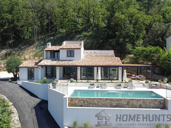 6 Bedroom Villa/House in Montauroux 28