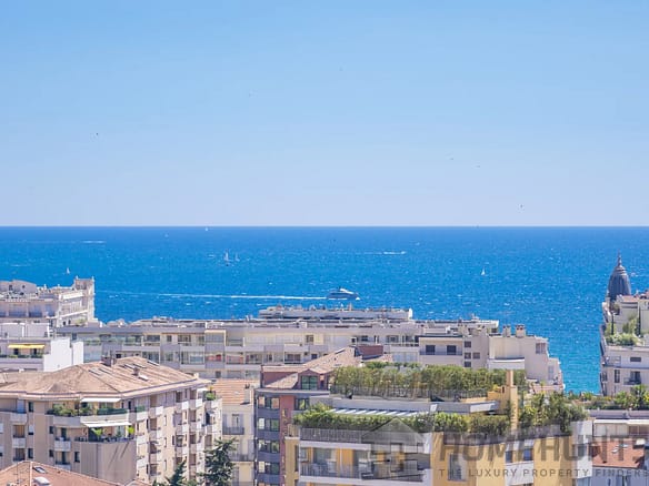 3 Bedroom Apartment in Cannes 18