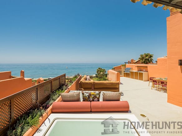 4 Bedroom Apartment in Marbella 8