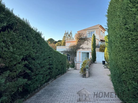 3 Bedroom Villa/House in Grimaud 12