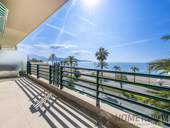 3 Bedroom Apartment in Nice - City 24