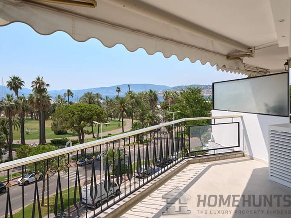 3 Bedroom Apartment in Cannes 2