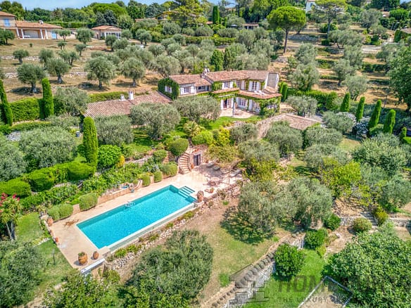 4 Bedroom Villa/House in Mougins 32