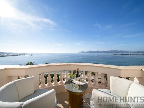 3 Bedroom Apartment in Cannes 2