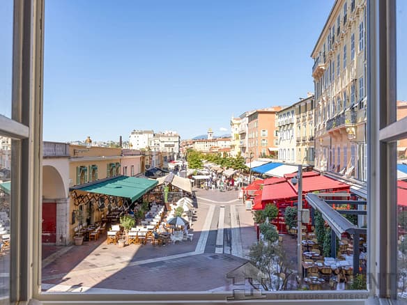 2 Bedroom Apartment in Nice - City 22