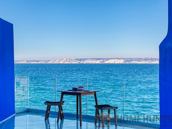 3 Bedroom Apartment in Marseille 8