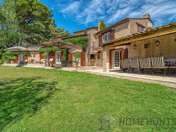 10 Bedroom Villa/House in Grasse 16