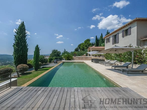 5 Bedroom Villa/House in Montauroux 28