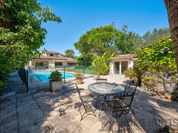 5 Bedroom Villa/House in Mougins 30