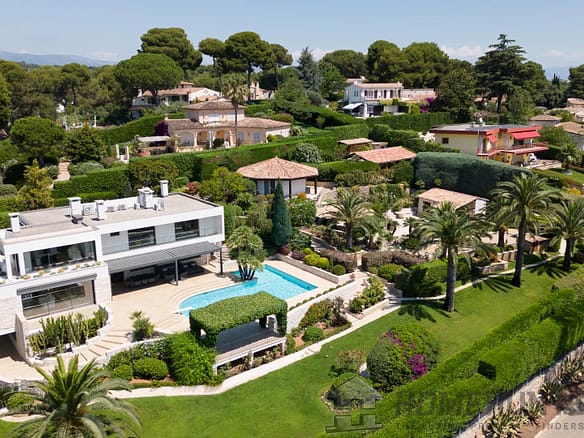 8 Bedroom Villa/House in Antibes 36