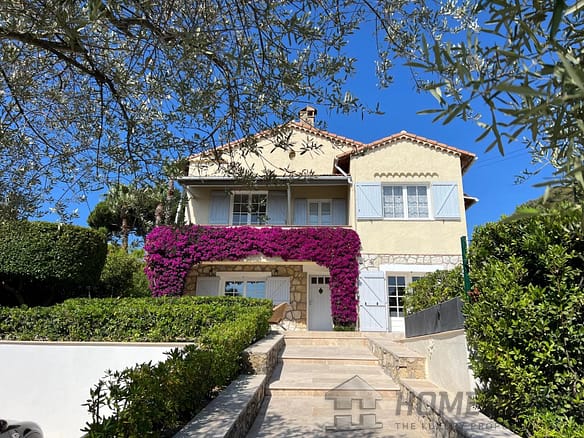 4 Bedroom Villa/House in Antibes 32