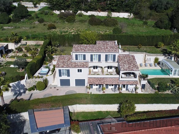 9 Bedroom Villa/House in Mougins 2