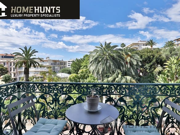 3 Bedroom Apartment in Beaulieu Sur Mer 9