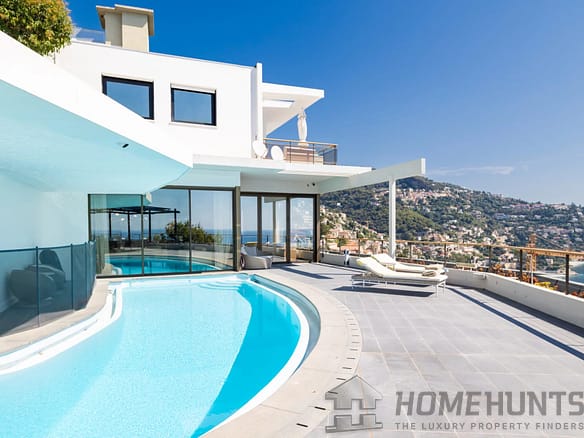 9 Bedroom Villa/House in Roquebrune Cap Martin 10