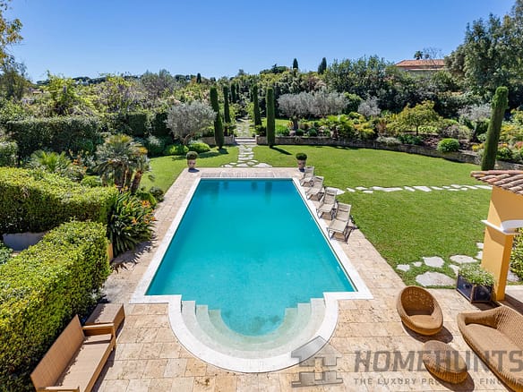 8 Bedroom Villa/House in Cap D Antibes 12