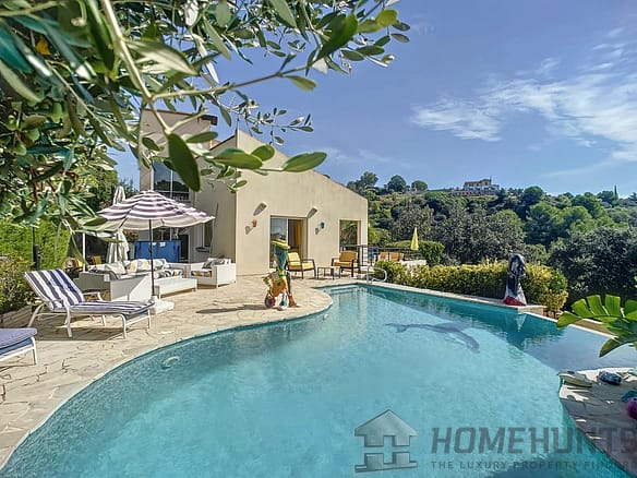 4 Bedroom Villa/House in Saint Laurent Du Var 36