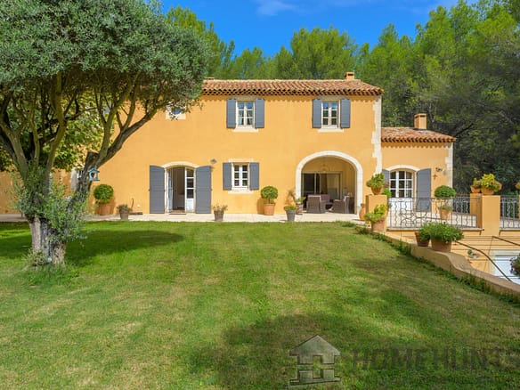 6 Bedroom Villa/House in Aubagne 8