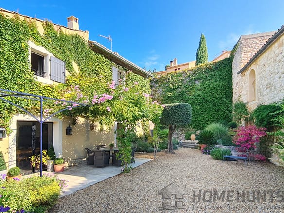 4 Bedroom Villa/House in Uzes 4