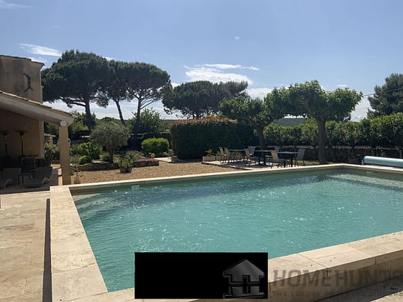 6 Bedroom Villa/House in Uzes 4