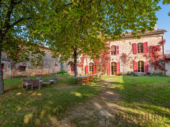 11 Bedroom Castle/Estates in Artignosc Sur Verdon 4