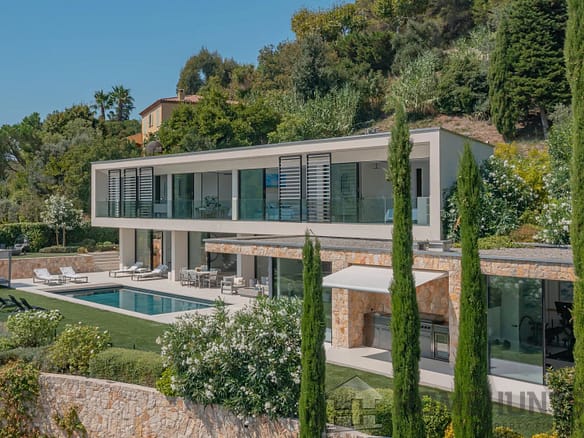 5 Bedroom Villa/House in Eze 28