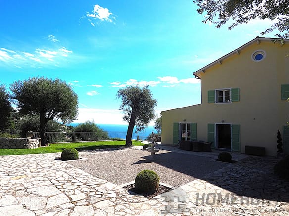 4 Bedroom Villa/House in La Turbie 18