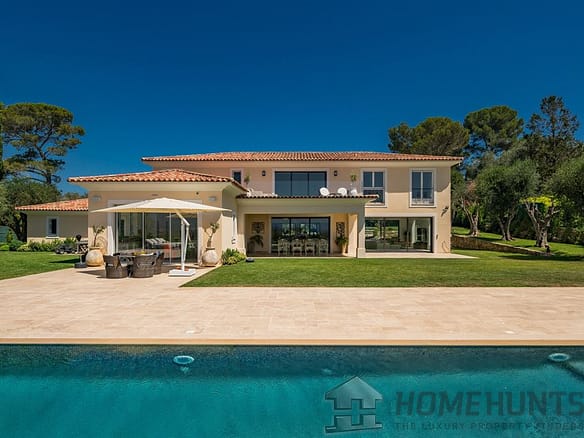 5 Bedroom Villa/House in Mougins 3