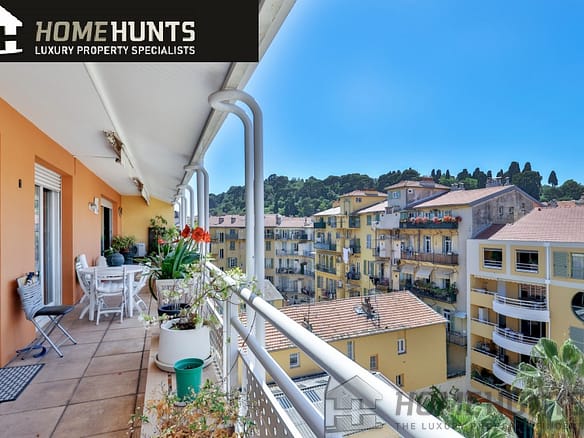 3 Bedroom Apartment in Nice - City 2