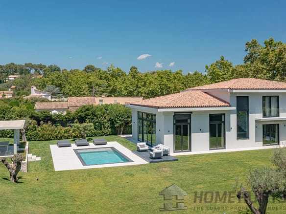 5 Bedroom Villa/House in Mougins 5