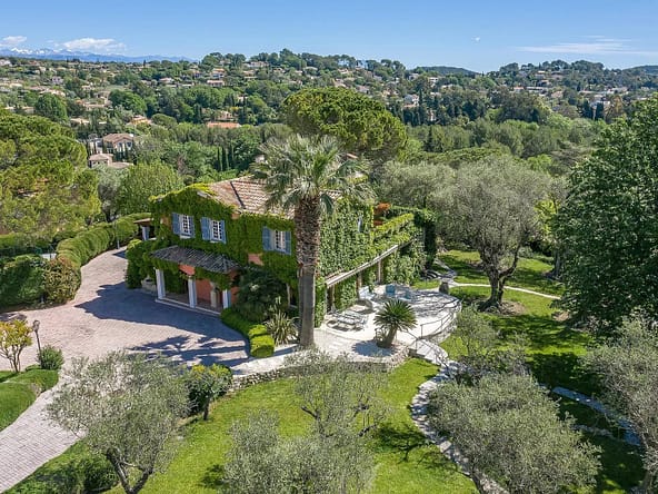 buyers guide to property in mougins