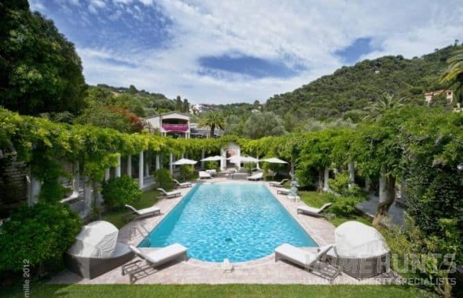 5 Beautifully Landscaped Luxury Villas in France 6