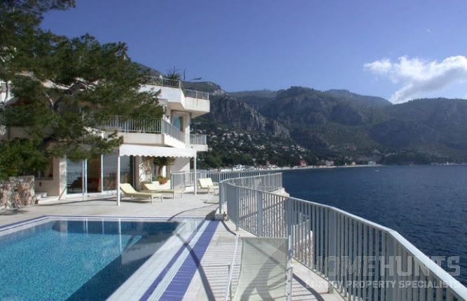 villa in Eze