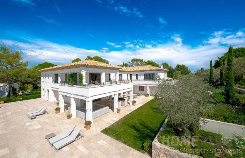 5 Stunning Luxury Properties in Mougins (Fit for a Millionaire) 3