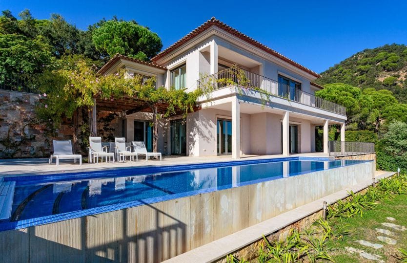 5 Stunning Luxury Villas for Sale in Catalonia, Spain 1