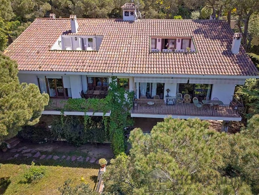 8 Bedroom Villa/House in Lloret De Mar 6