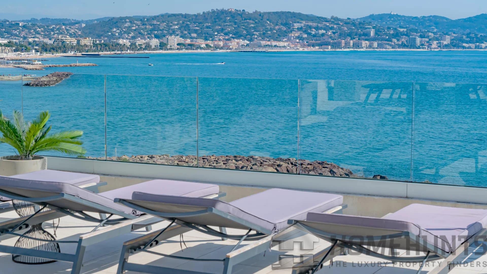 Apartment For Sale in Mandelieu La Napoule HH15340724